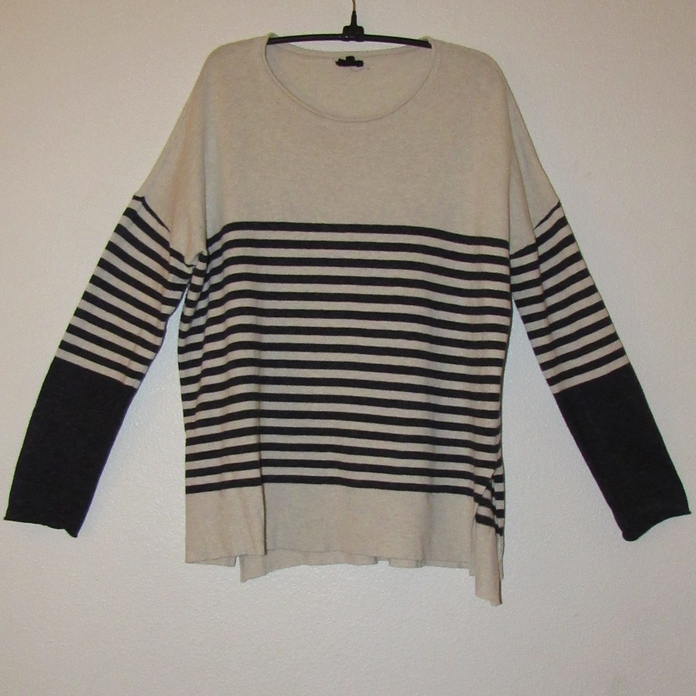 Dropped shoulder sweater from G9C